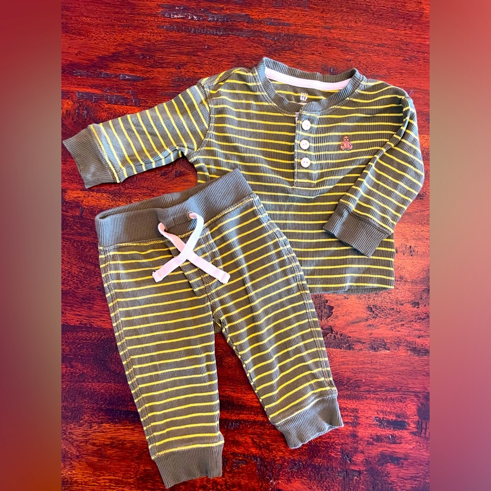 Baby Gap Two-Piece Outfit